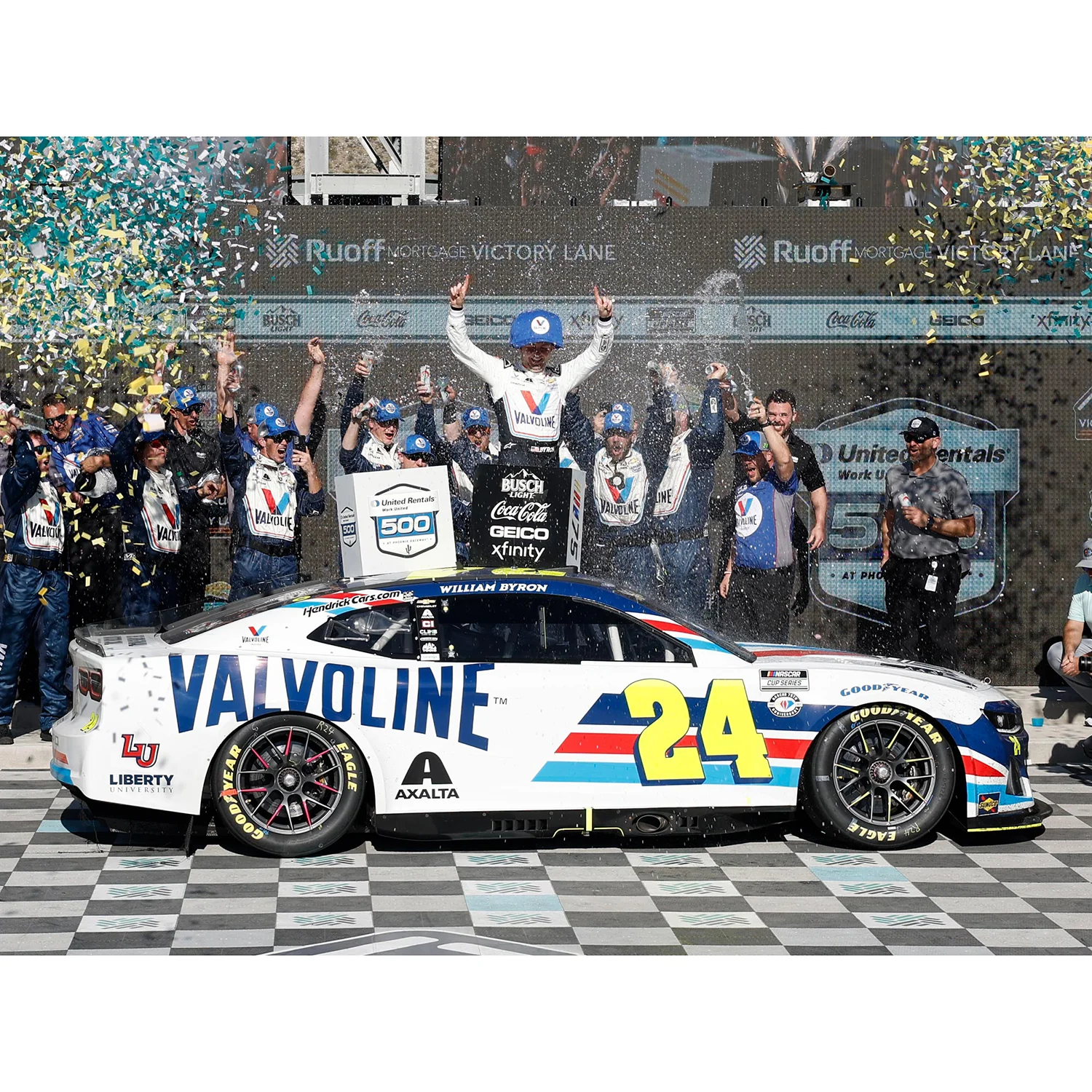 AUTOGRAPHED William Byron #24 2023 Spring Phoenix WIN 1:24 HO Die-Cast
